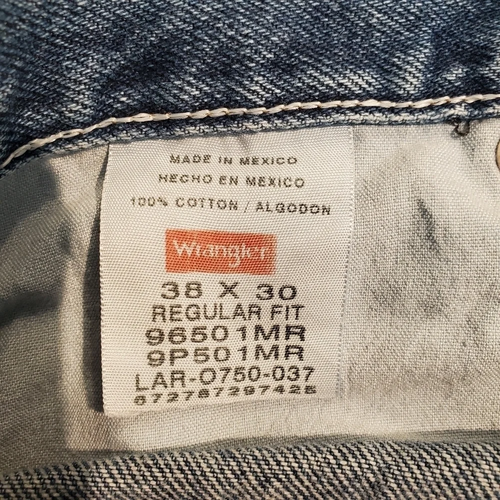 Wrangler Regular Fit Straight Leg Medium Wash Jeans